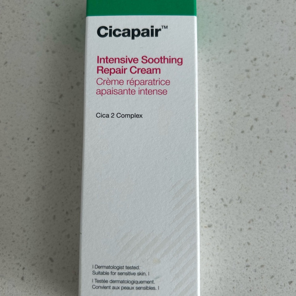 Intensive Soothing Repair Cream - Green and White